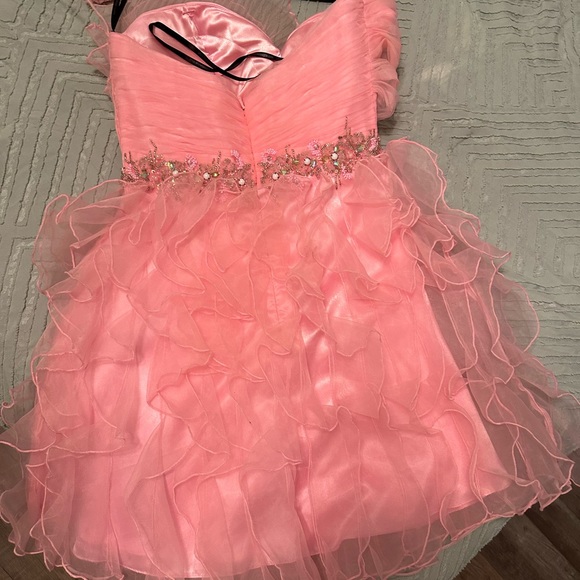 Alyce Size 4 homecoming/prom dress - Picture 2 of 3